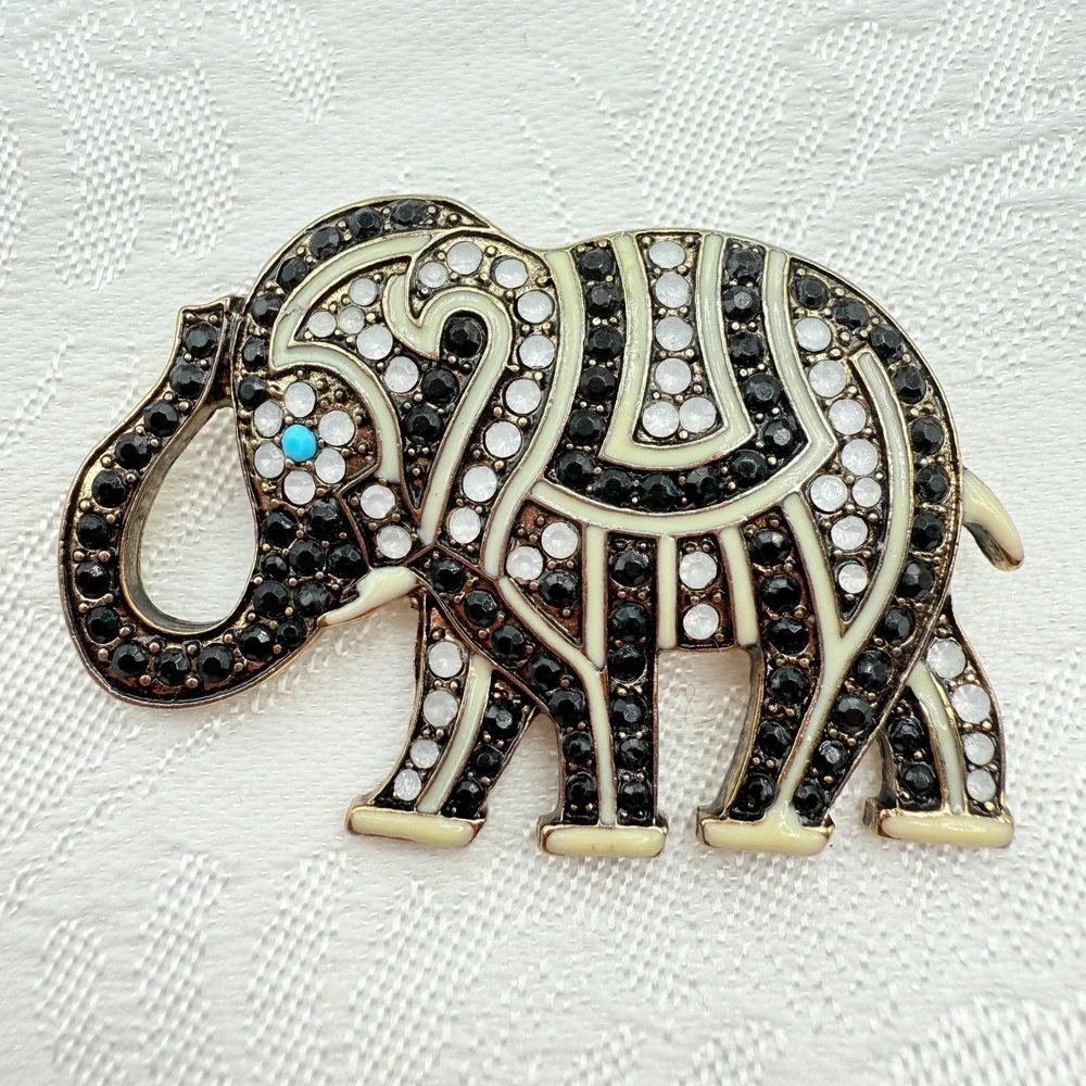 Vintage Bejeweled Elephant Animal Gold Tone Brooch